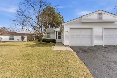 7105 Saint Tropez Ct #297, Fox Lake, IL 60020
