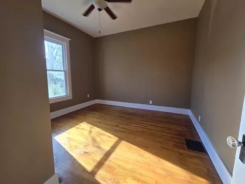 Bedroom - 1912 Edith St, Murphysboro, IL 62966 photo 2 of 5