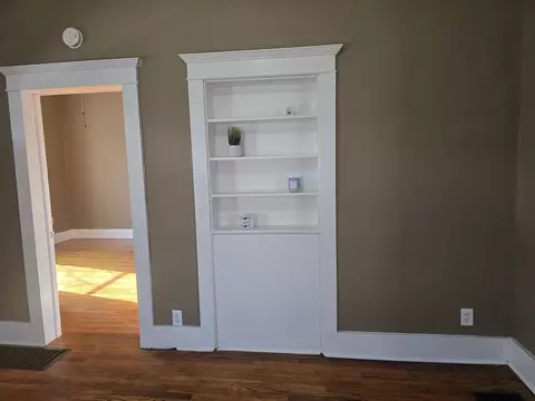 Living - 1912 Edith St, Murphysboro, IL 62966 photo 3 of 4