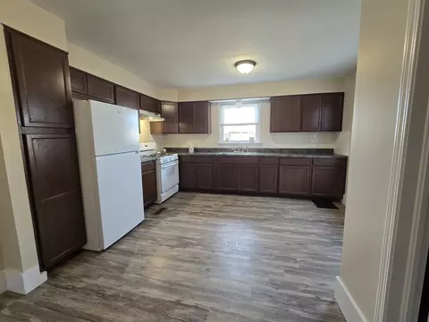 Kitchen - 1912 Edith St, Murphysboro, IL 62966 photo 1 of 2