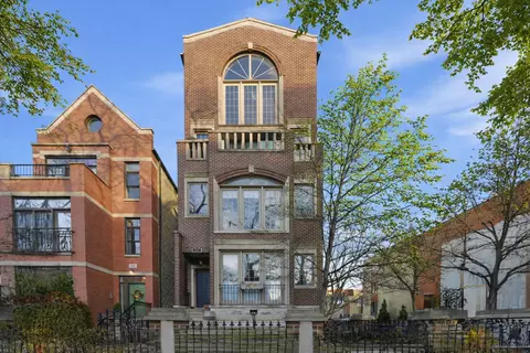 847 N Hermitage Ave #C, Chicago, IL 60622