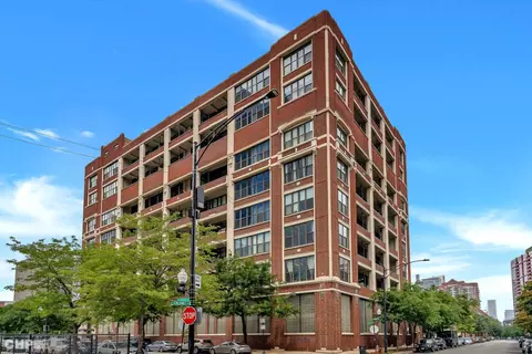 320 E 21st St #617, Chicago, IL 60616