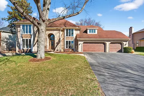 1304 Hawkins Ct, Saint Charles, IL 60174