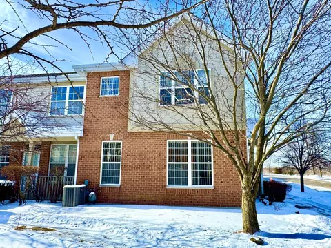 9247 W Arquilla Dr, Mokena, IL 60448