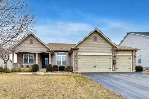2313 Eisenhower Blvd, Mchenry, IL 60051