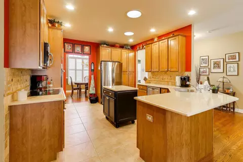 2313 Eisenhower Blvd, Mchenry, IL 60051 photo 11