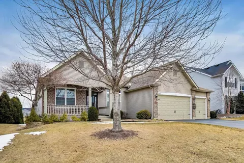 2313 Eisenhower Blvd, Mchenry, IL 60051 photo 2