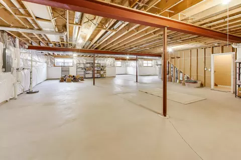 2313 Eisenhower Blvd, Mchenry, IL 60051 photo 33