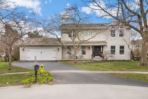 17583 W Robert Ct, Gurnee, IL 60031