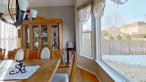 Dining - 32764 N Innetowne Rd, Lakemoor, IL 60051 photo 2 of 3
