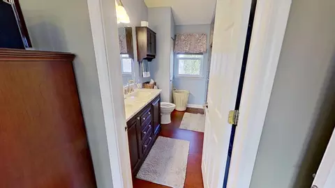 Bath - 32764 N Innetowne Rd, Lakemoor, IL 60051 photo 2 of 4
