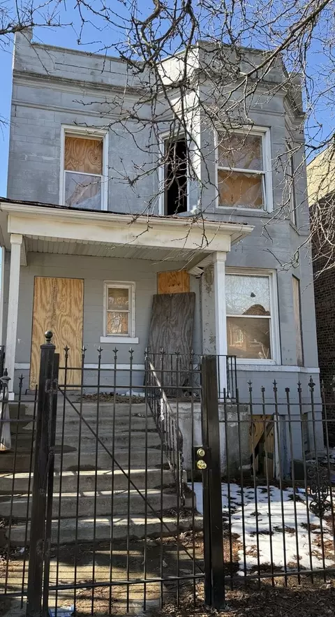 764 S Kenneth Ave, Chicago, IL 60624