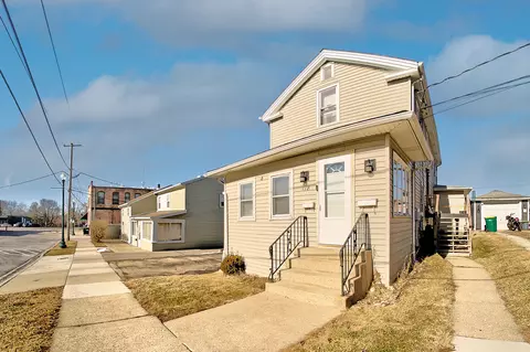 118 E 11th St, Lockport, IL 60441