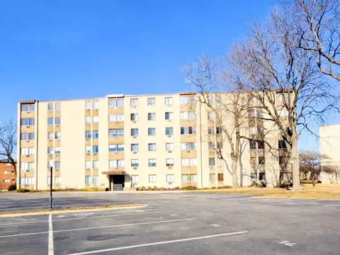 9725 S Karlov Ave #601, Oak Lawn, IL 60453