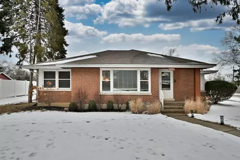 467 W Avery St, Elmhurst, IL 60126
