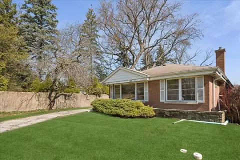 934 Yale St, Wilmette, IL 60091