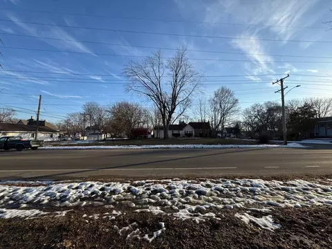 608 W Fairchild St, Danville, IL 61832