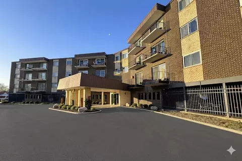 9820 S Pulaski Rd #122, Oak Lawn, IL 60453