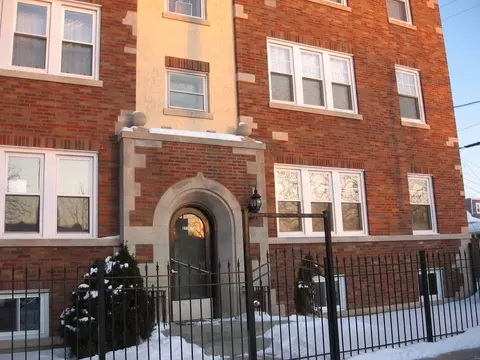 Undisclosed, Chicago, IL 60639