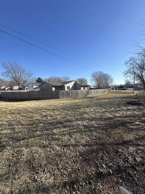902 E Washington St, Le Roy, IL 61752 photo 21