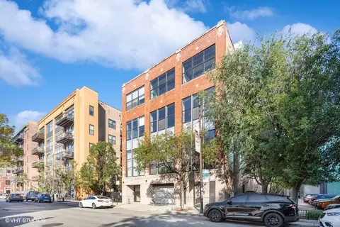11 N Green St #2A, Chicago, IL 60607