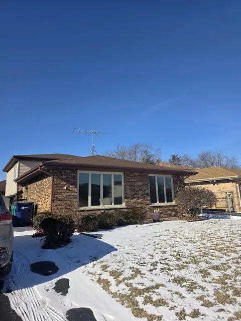 7544 Mason Ave, Burbank, IL 60459