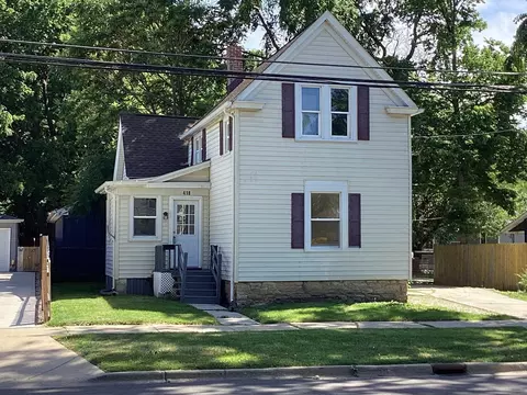 418 W Illinois Ave, Aurora, IL 60506
