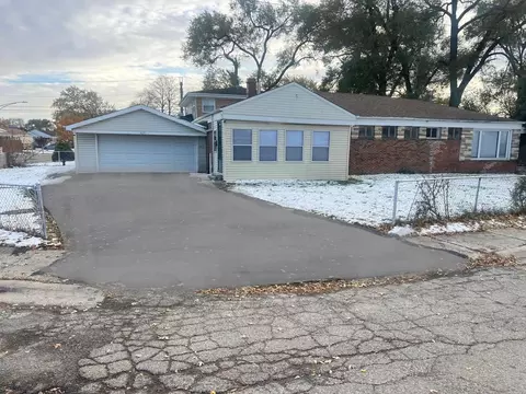 4601 W 82nd St, Chicago, IL 60652