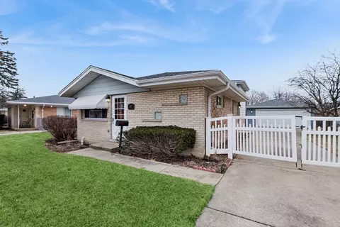 16417 George Dr, Oak Forest, IL 60452