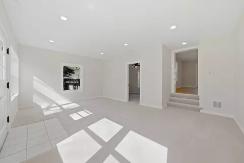 Living - 217 E 11th St, Lockport, IL 60441 photo 6 of 7