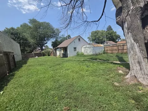 Exterior - 311 54th St, Moline, IL 61265 photo 3 of 5