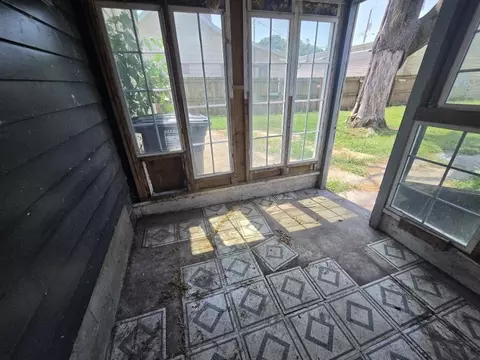 Exterior - 311 54th St, Moline, IL 61265 photo 5 of 5