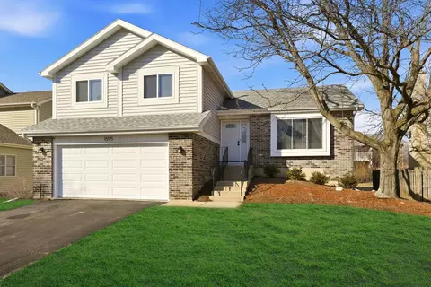 1595 Lois Ann Ln, Naperville, IL 60563