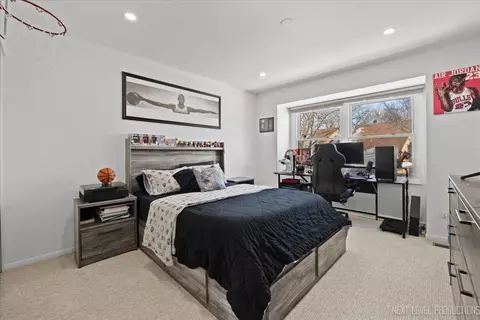 Bedroom - 292 Shadowbend Dr #292, Wheeling, IL 60090 photo 3 of 4