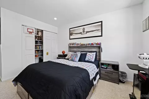 Bedroom - 292 Shadowbend Dr #292, Wheeling, IL 60090 photo 4 of 4