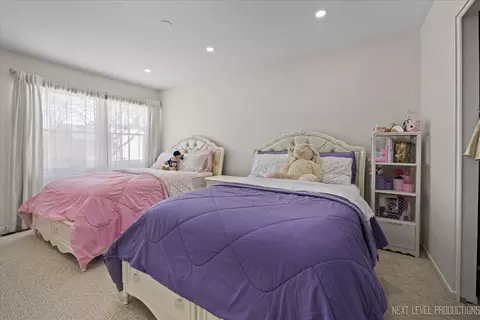 Bedroom - 292 Shadowbend Dr #292, Wheeling, IL 60090 photo 2 of 4