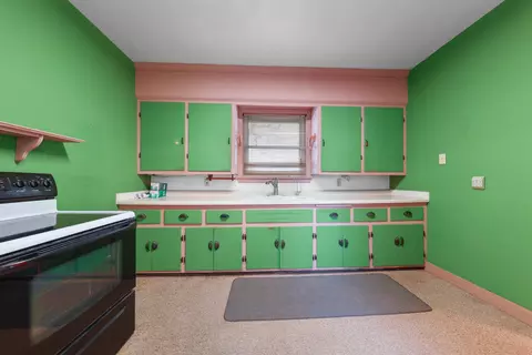 Kitchen - 2810 Oxbow Rd, Morris, IL 60450 photo 1 of 2