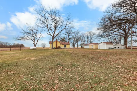 Exterior - 2810 Oxbow Rd, Morris, IL 60450 photo 3 of 5