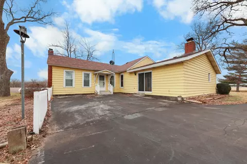 Exterior - 2810 Oxbow Rd, Morris, IL 60450 photo 2 of 5