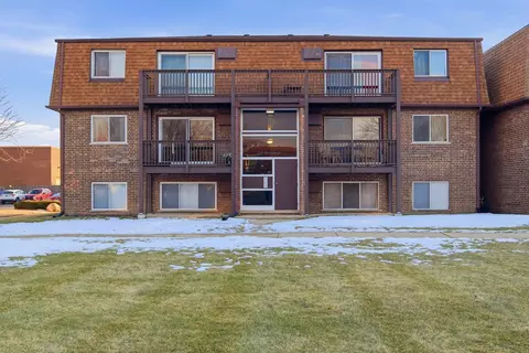 106 Boardwalk St #1E, Elk Grove Village, IL 60007