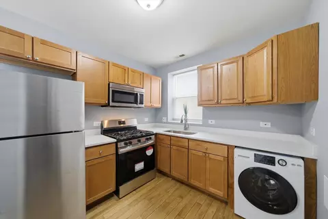 Kitchen - 4752 N Albany Ave #3, Chicago, IL 60625 photo 1 of 2