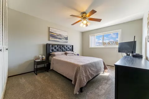 Bedroom - 404 Arrow Trl, Wheeling, IL 60090 photo 3 of 5
