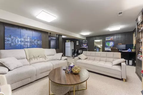 Living - 404 Arrow Trl, Wheeling, IL 60090 photo 3 of 3