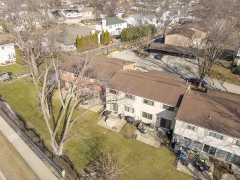 View/Area - 404 Arrow Trl, Wheeling, IL 60090 photo 1 of 6