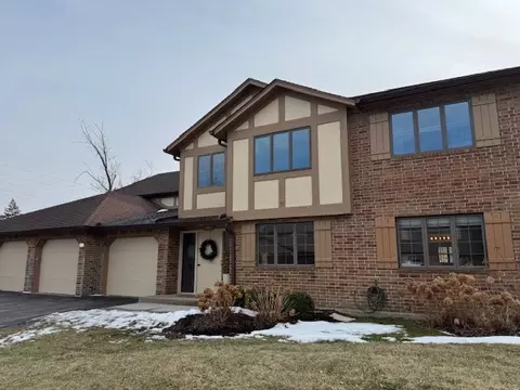 7625 W Arquilla Dr #1A, Palos Heights, IL 60463
