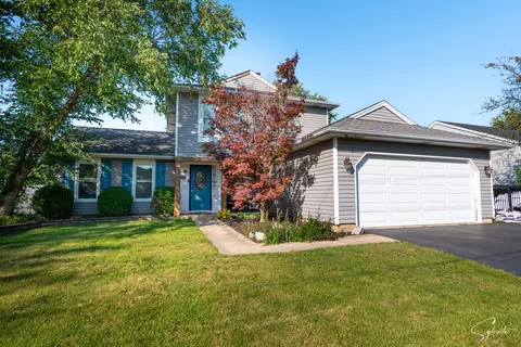 960 Mensching Rd, Roselle, IL 60172