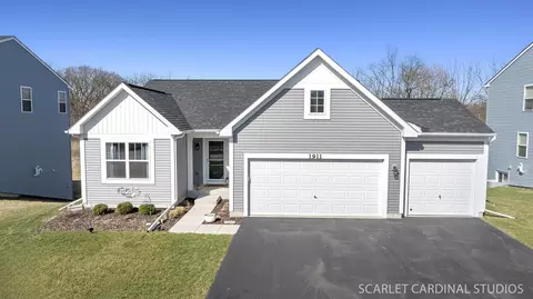 Exterior - 1911 Pauline Pl, Plano, IL 60545 photo 5 of 5