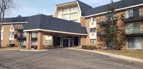 1198 Royal Glen Dr #121-C, Glen Ellyn, IL 60137