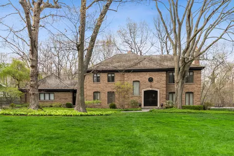 1170 Turicum Rd, Lake Forest, IL 60045