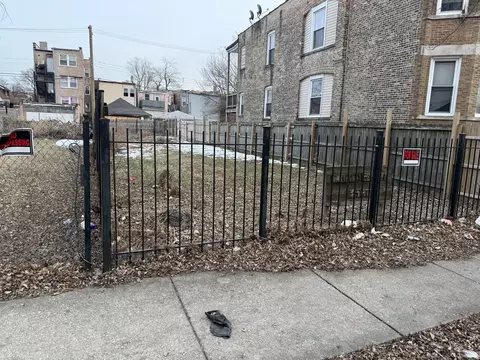 621 N Monticello Ave, Chicago, IL 60624